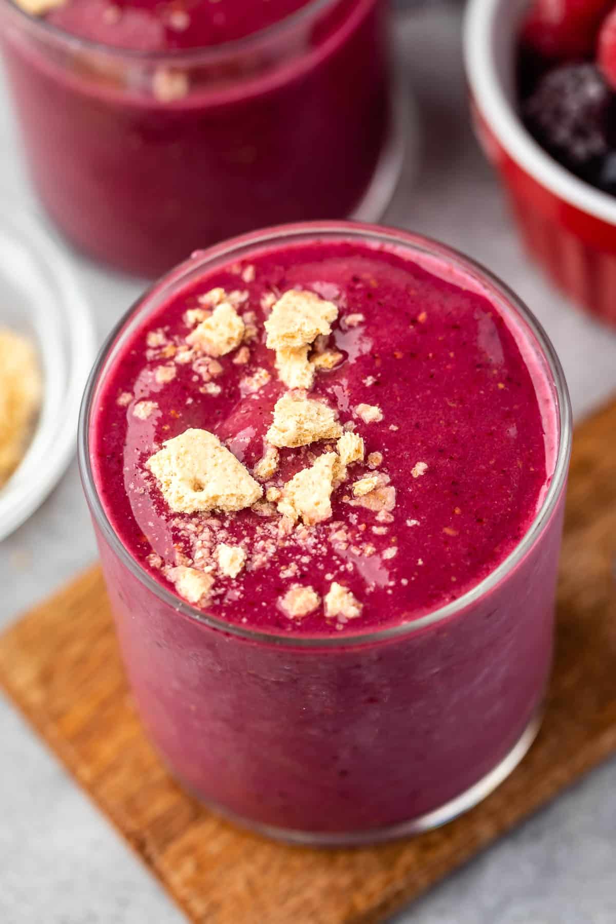 Easy Skinny Berry Milkshake: A Healthy Treat for Kids & Adults